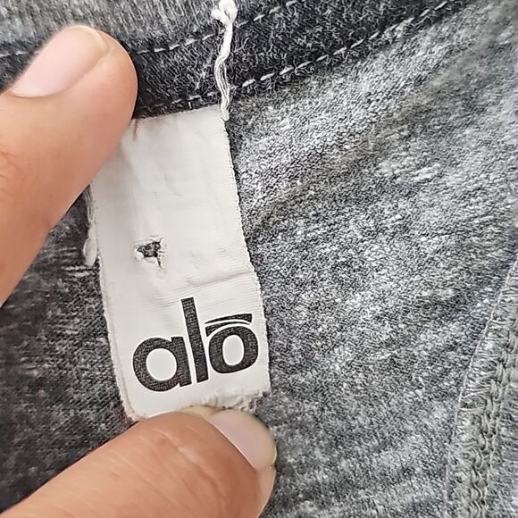 Alo -1603 Runsup Grey Tank Top Fits a Small - Picture 3 of 7